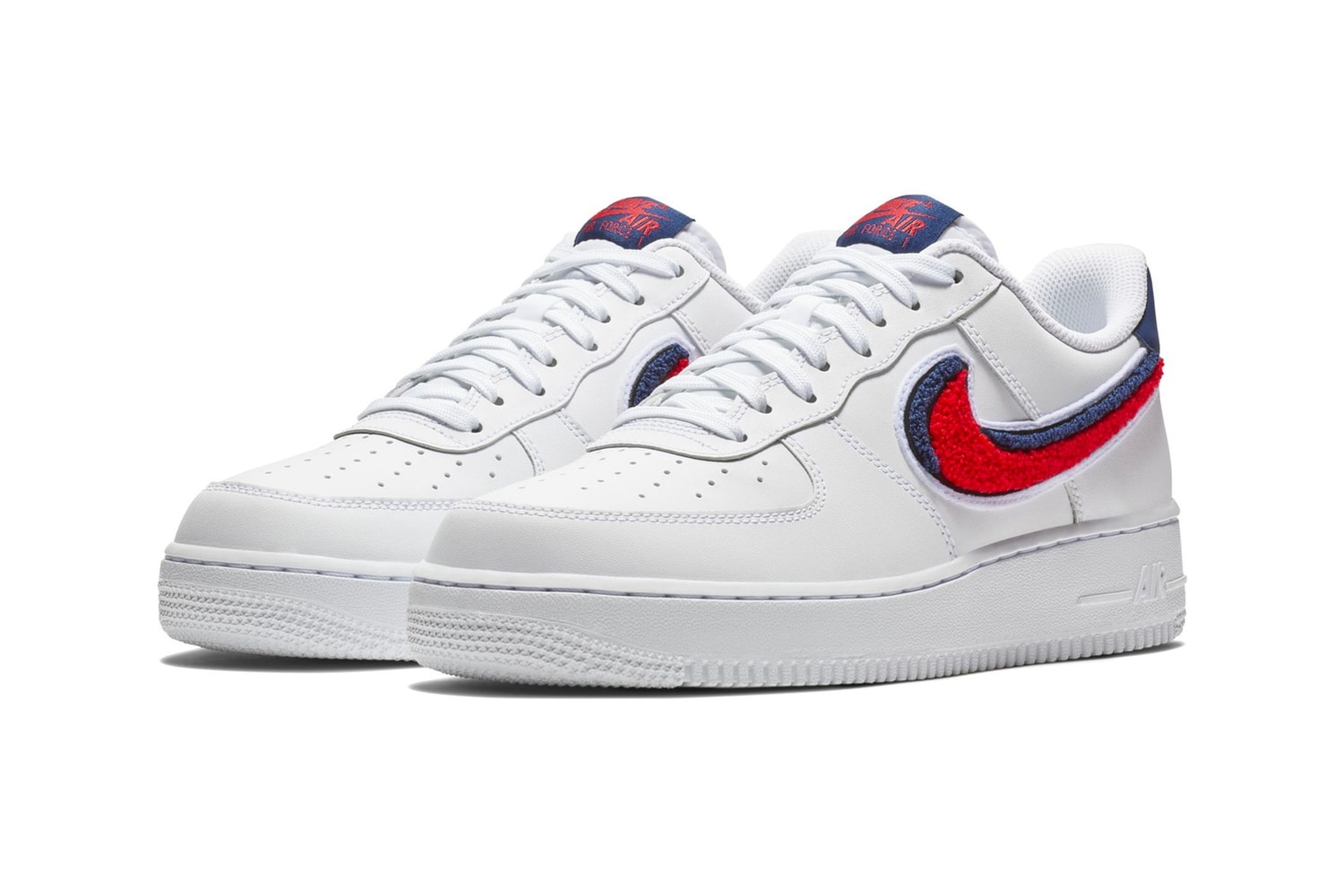Photos Air Force 1 "Chenille Swoosh"