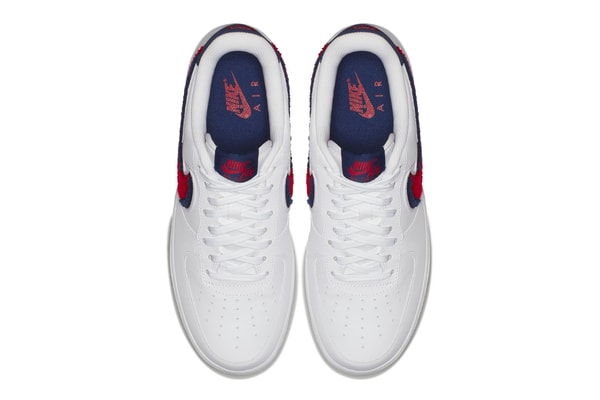Photos Air Force 1 "Chenille Swoosh"
