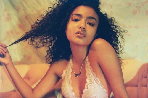 Rihanna Dévoile Sa Ligne De Lingerie Savage x Fenty