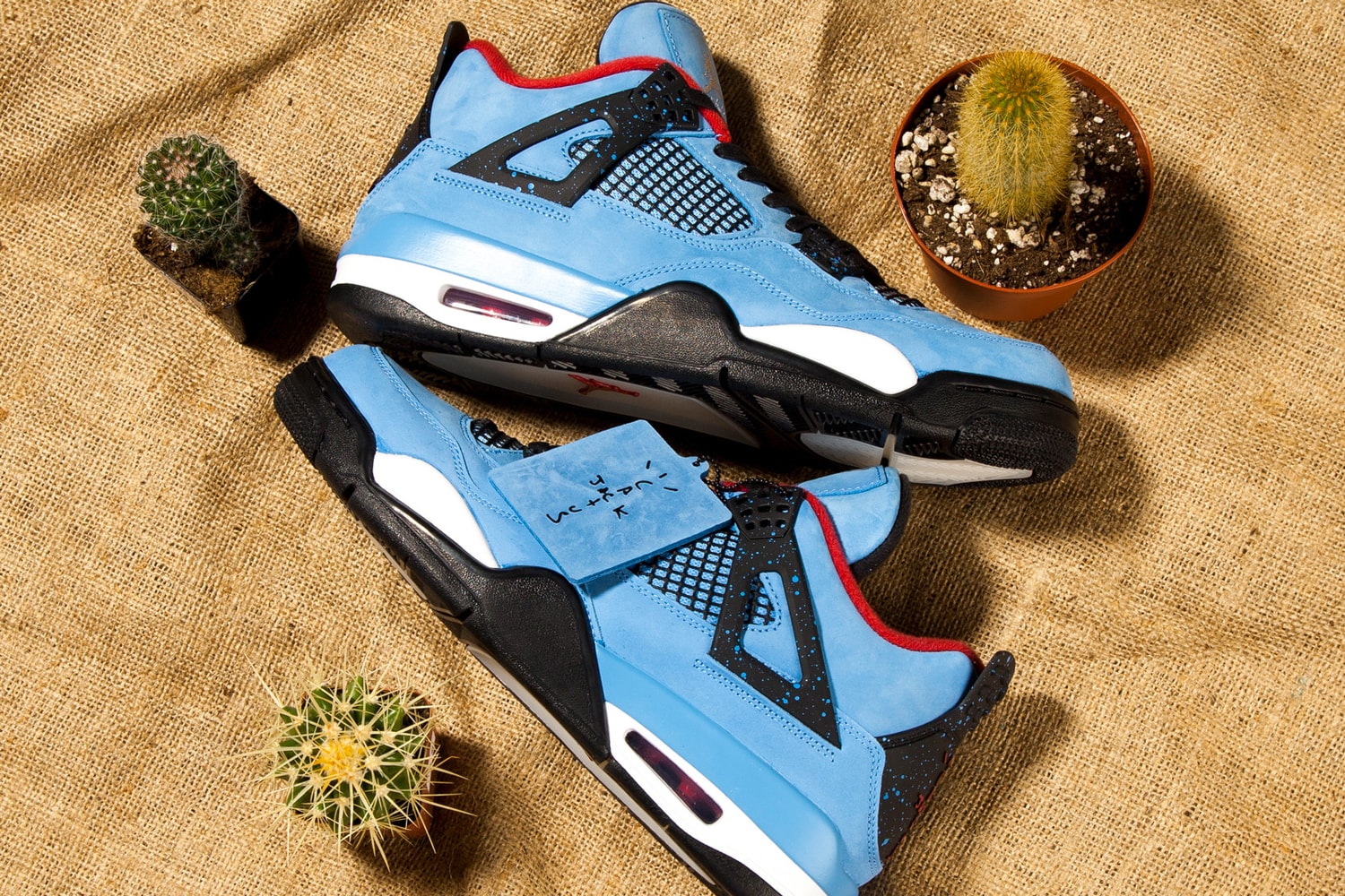Air Jordan 4 Travis Scott Bleu Noir Rouge