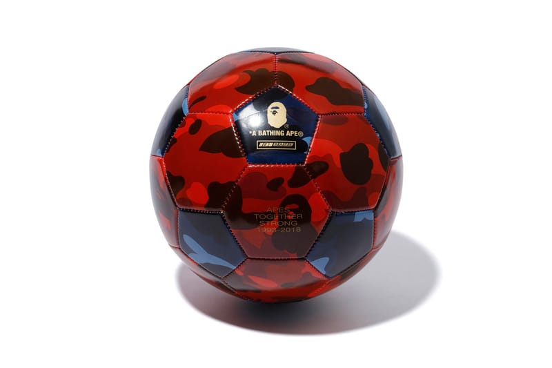 BAPE Rend À Son Tour Hommage Au Football Avec Une Collection