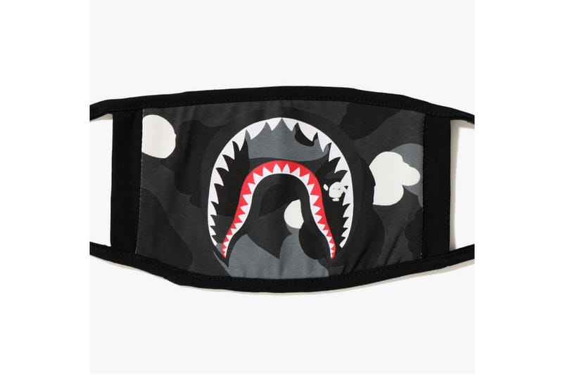 BAPE Dévoile Des Masques Shark