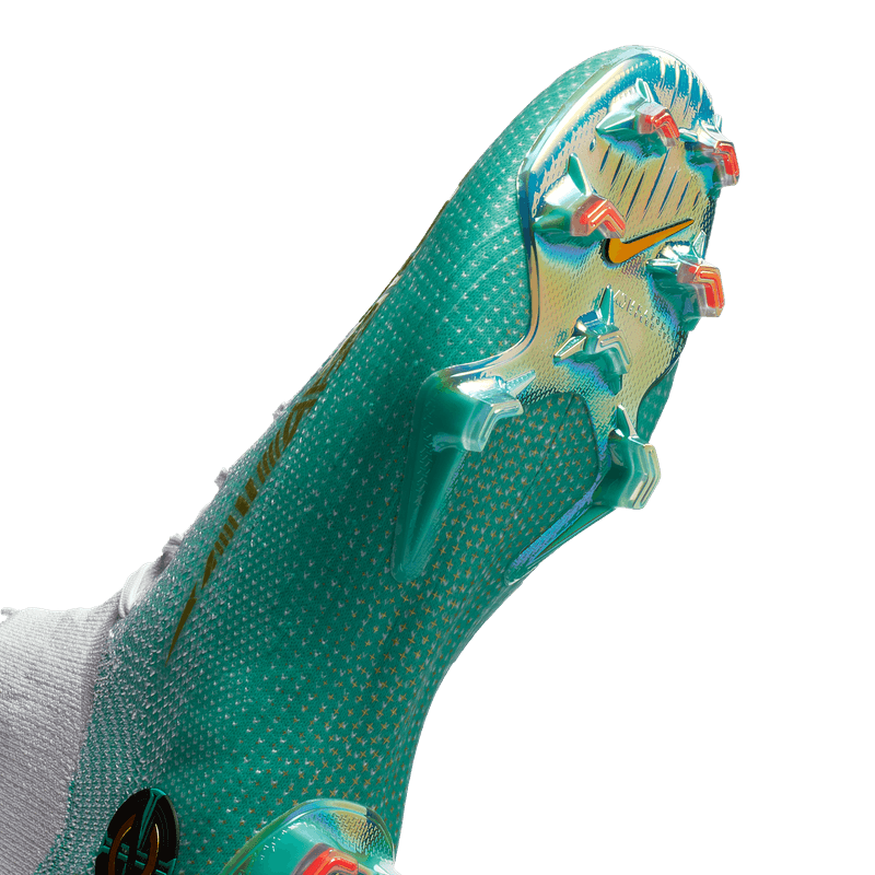 Cristiano Ronaldo, Crampons, Nike Mercurial