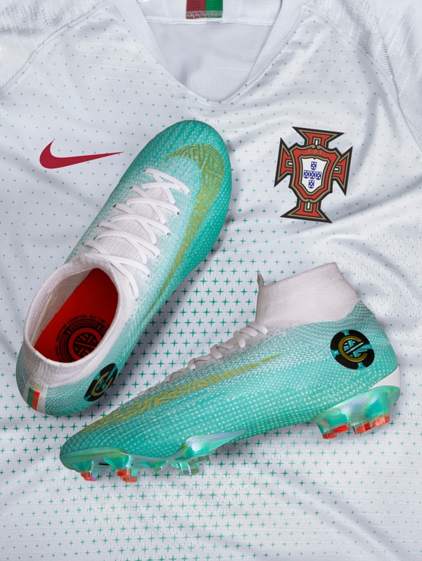 Cristiano Ronaldo, Crampons, Nike Mercurial