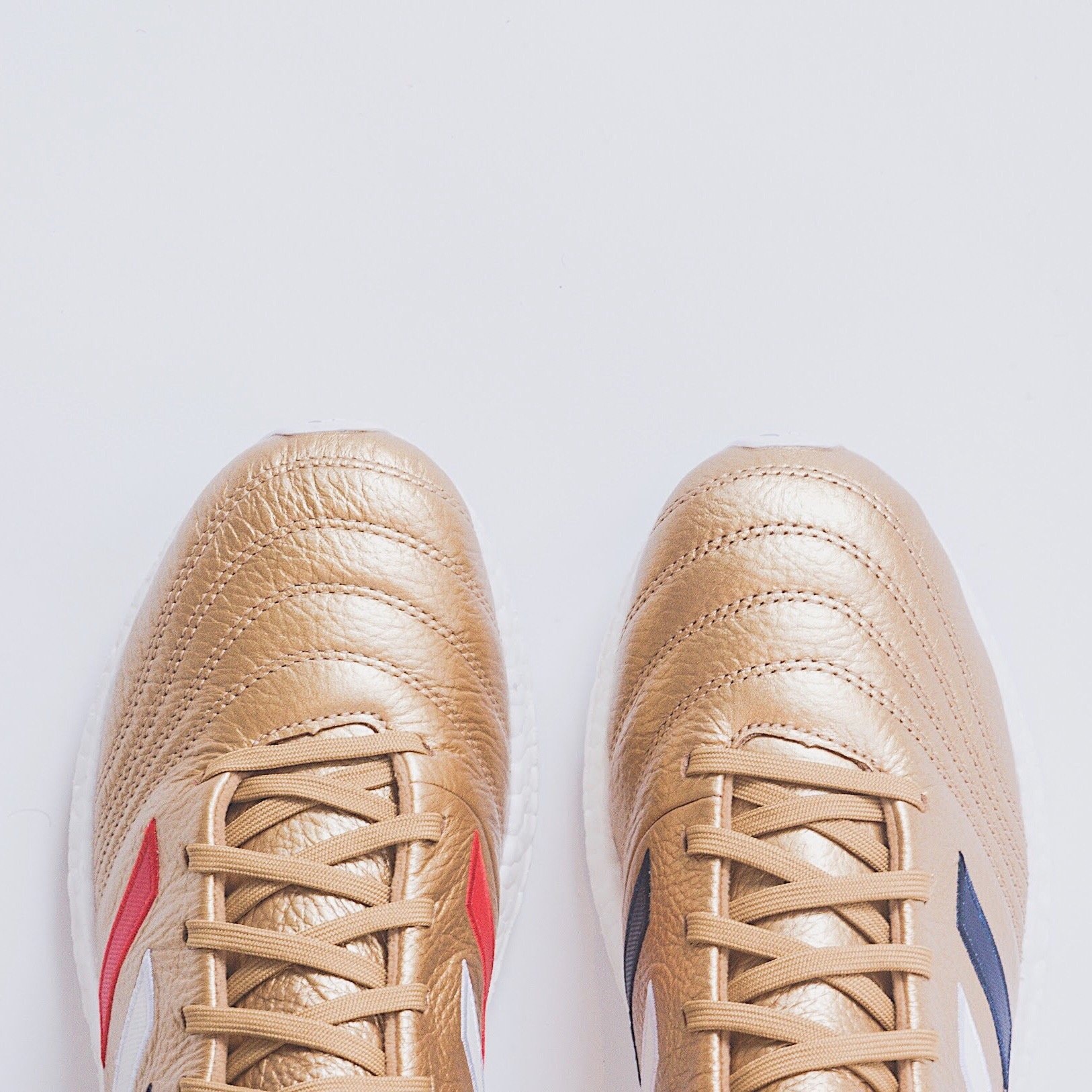 Photo Collaboration Football KITH x adidas