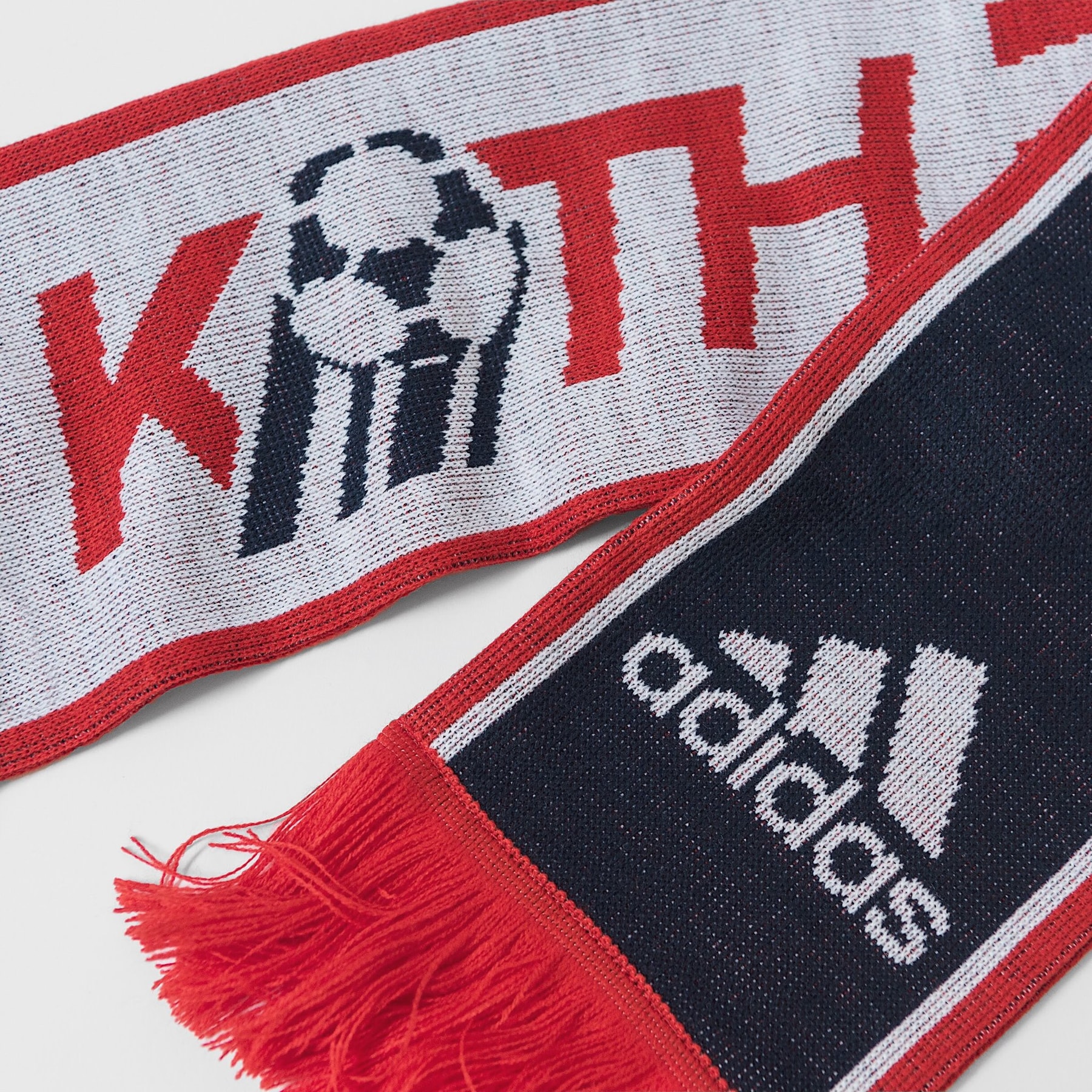 Photo Collaboration Football KITH x adidas