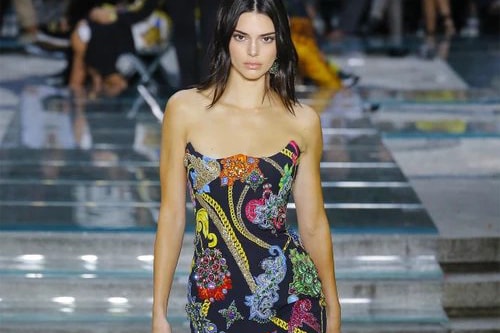 Le Défilé Versace Printemps/Été 2019 A Illuminé Milan
