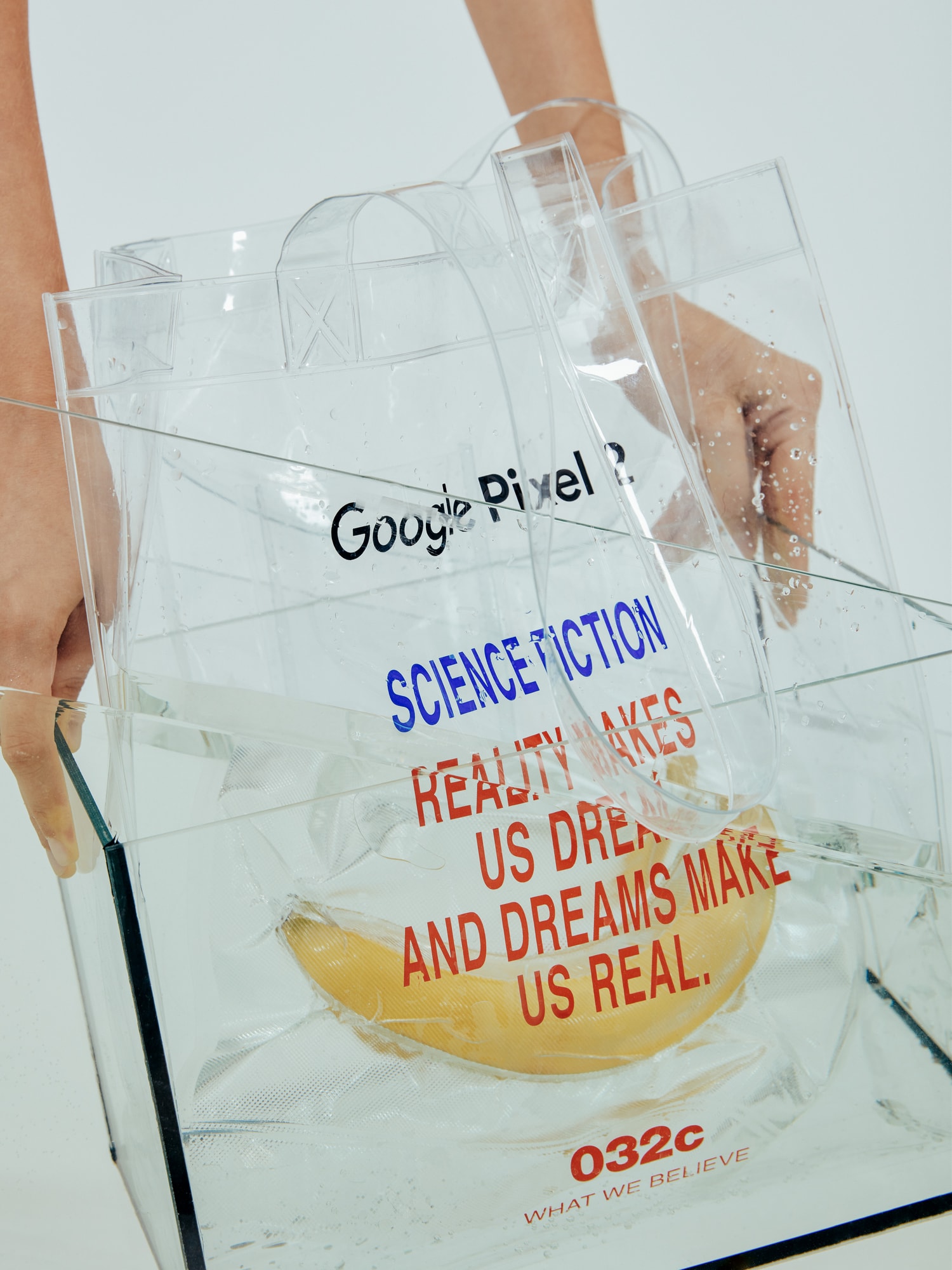 Collection Capsule 032c & Google Pixel 2