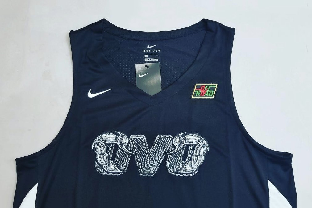 Photo OVO x Nike Basket