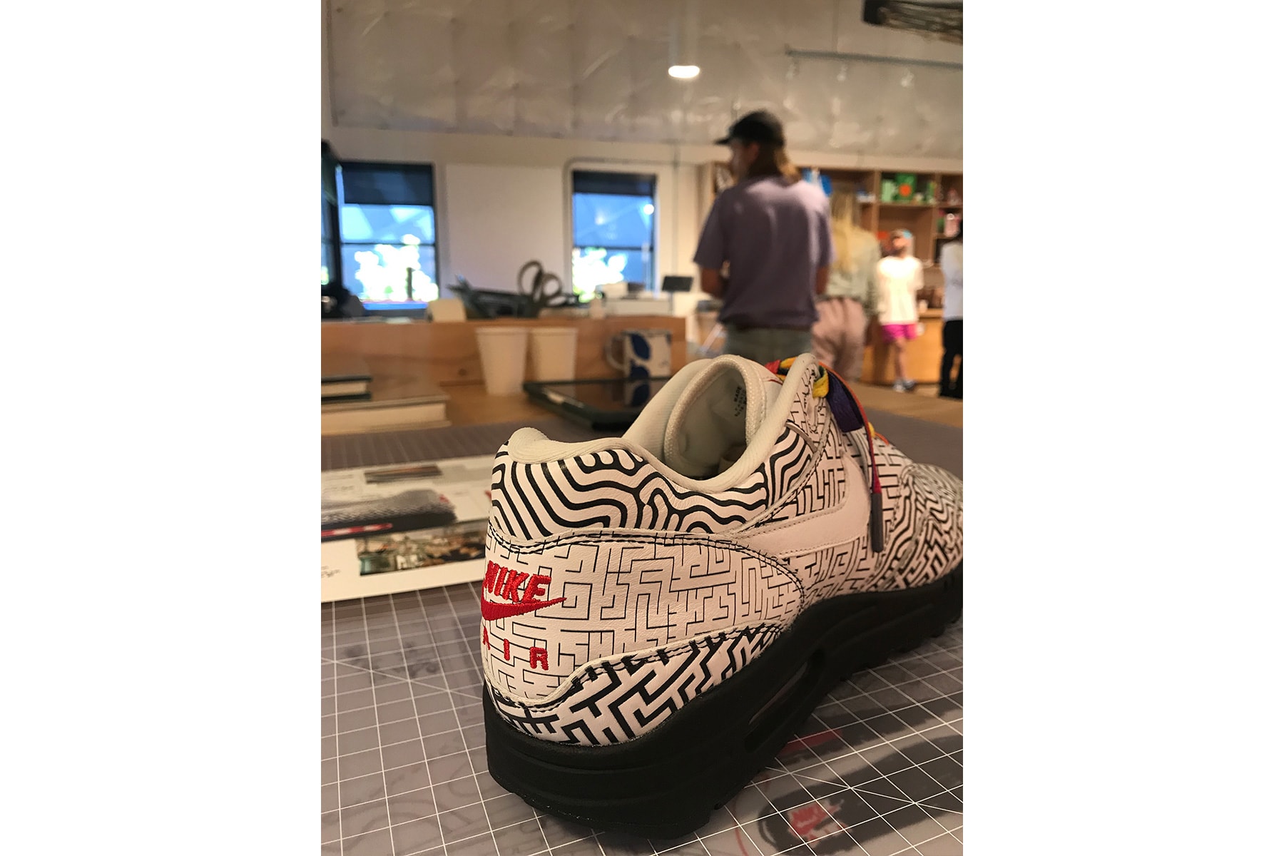 Nike ON AIR Sample Sneaker 2018