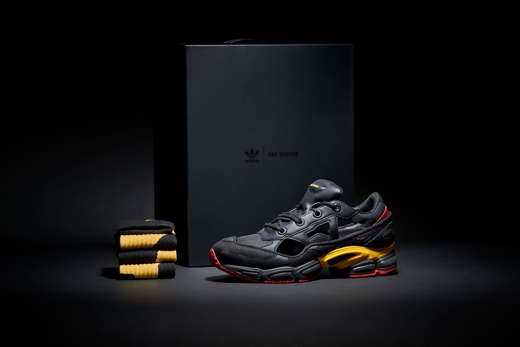 Photo Ozweego Belgique adidas x Raf Simons