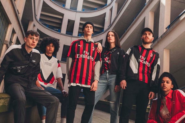 Photo Du Maillot Domicile 2018/2019 Du Milan AC