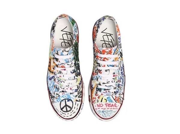 Vetements Dévoile Des Sneakers "Graffiti" Personnalisées Pour Cet Été
