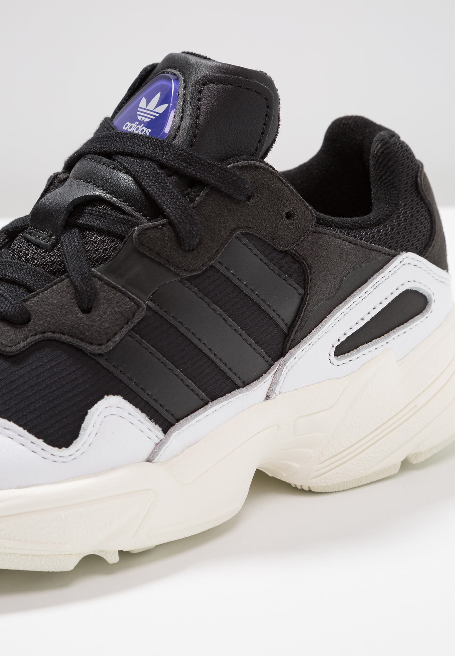 Photo adidas Originals Yung 96
