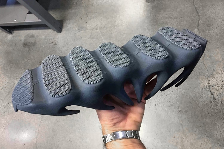 Kanye West Partage Un Autre Aperçu De Son Nouveau Modèle YEEZY 451