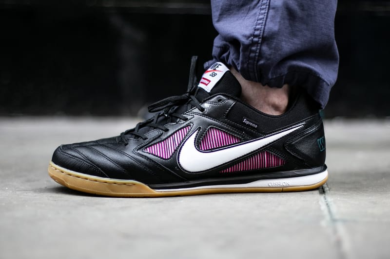Gros Plan Sur La Nike SB Gato En Collaboration Avec Supreme