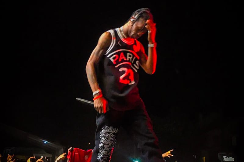 Travis Scott Révèle Un Maillot PSG x Air Jordan Exclusif Lors De Son Concert Au Festival Le Cabaret Vert