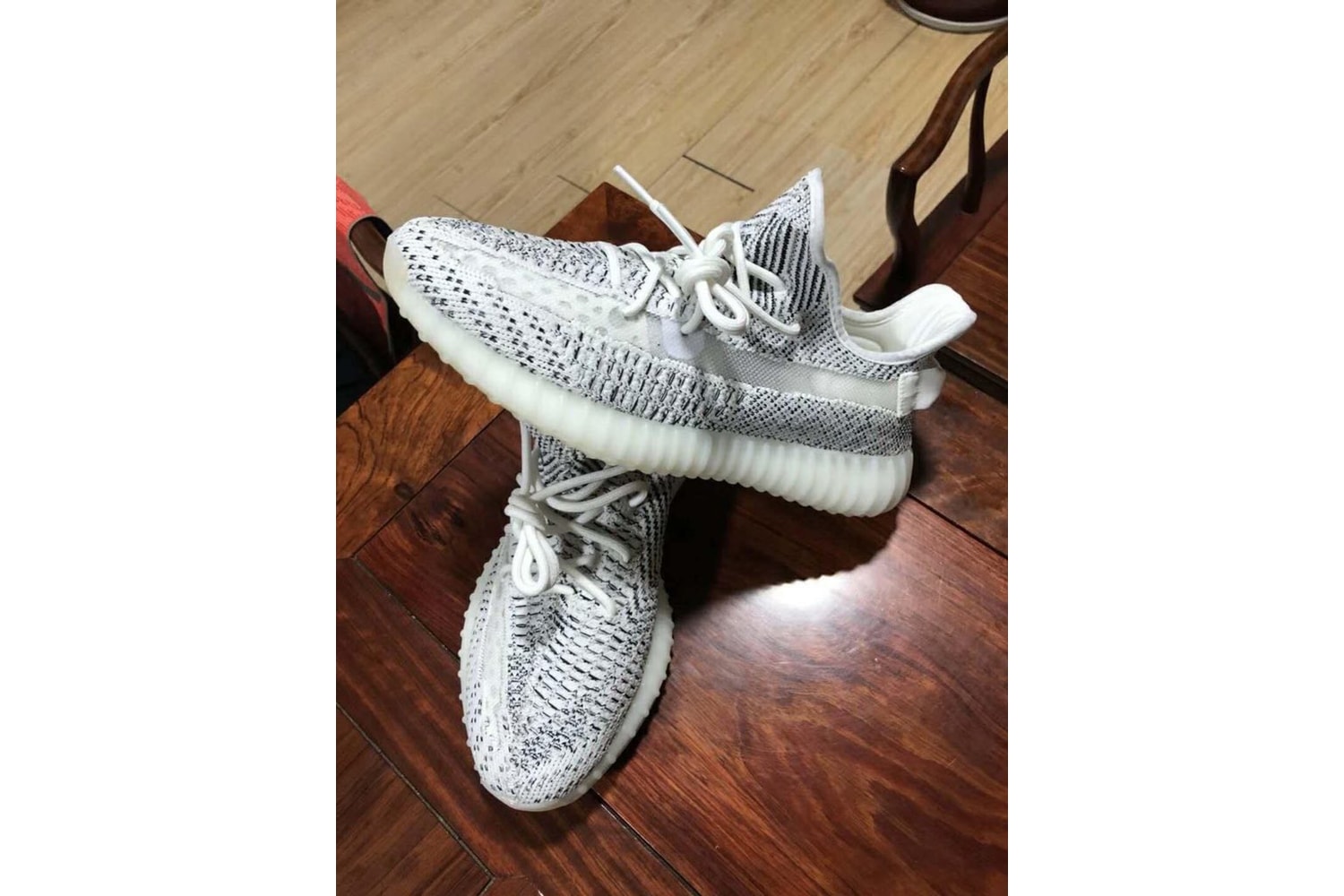 YEEZY BOOST 350 V2 STATIC Kanye West