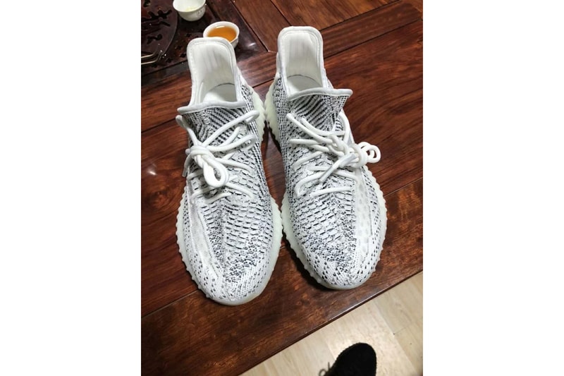 YEEZY BOOST 350 V2 STATIC Kanye West