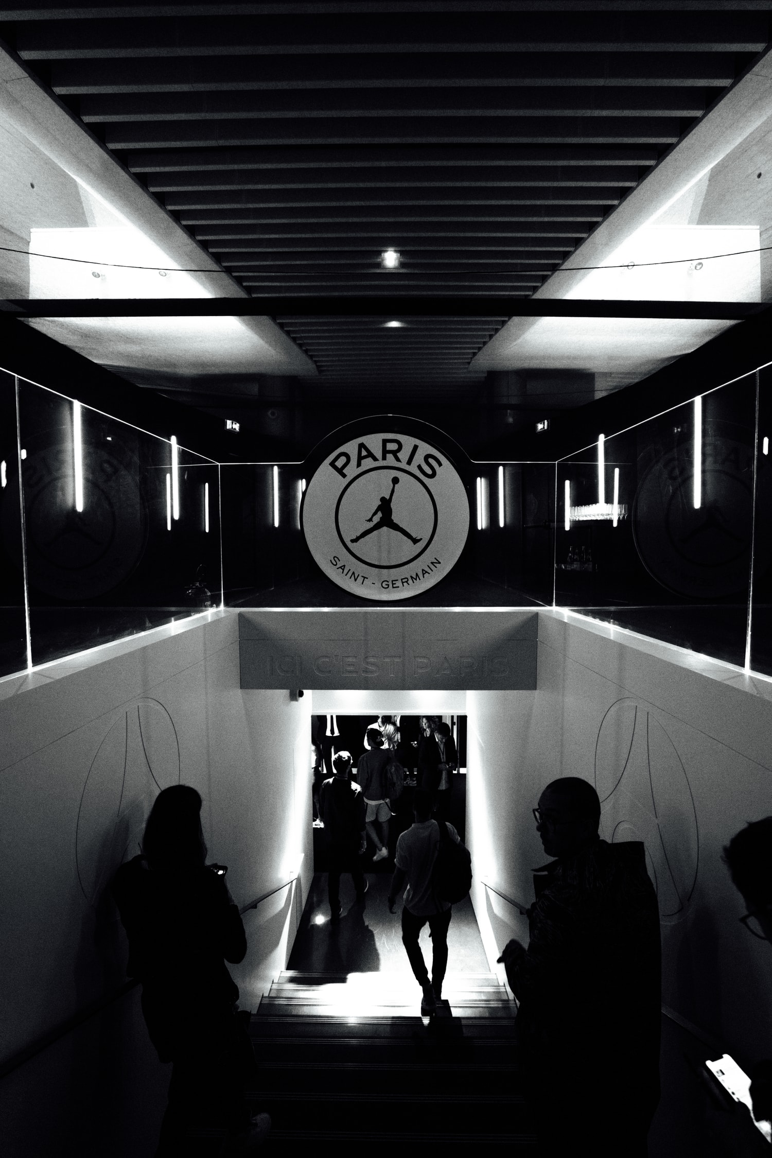 Air Jordan x PSG : Revivez Le Lancement Avec Mbappé Et Dani Alves Au Parc Des Princes