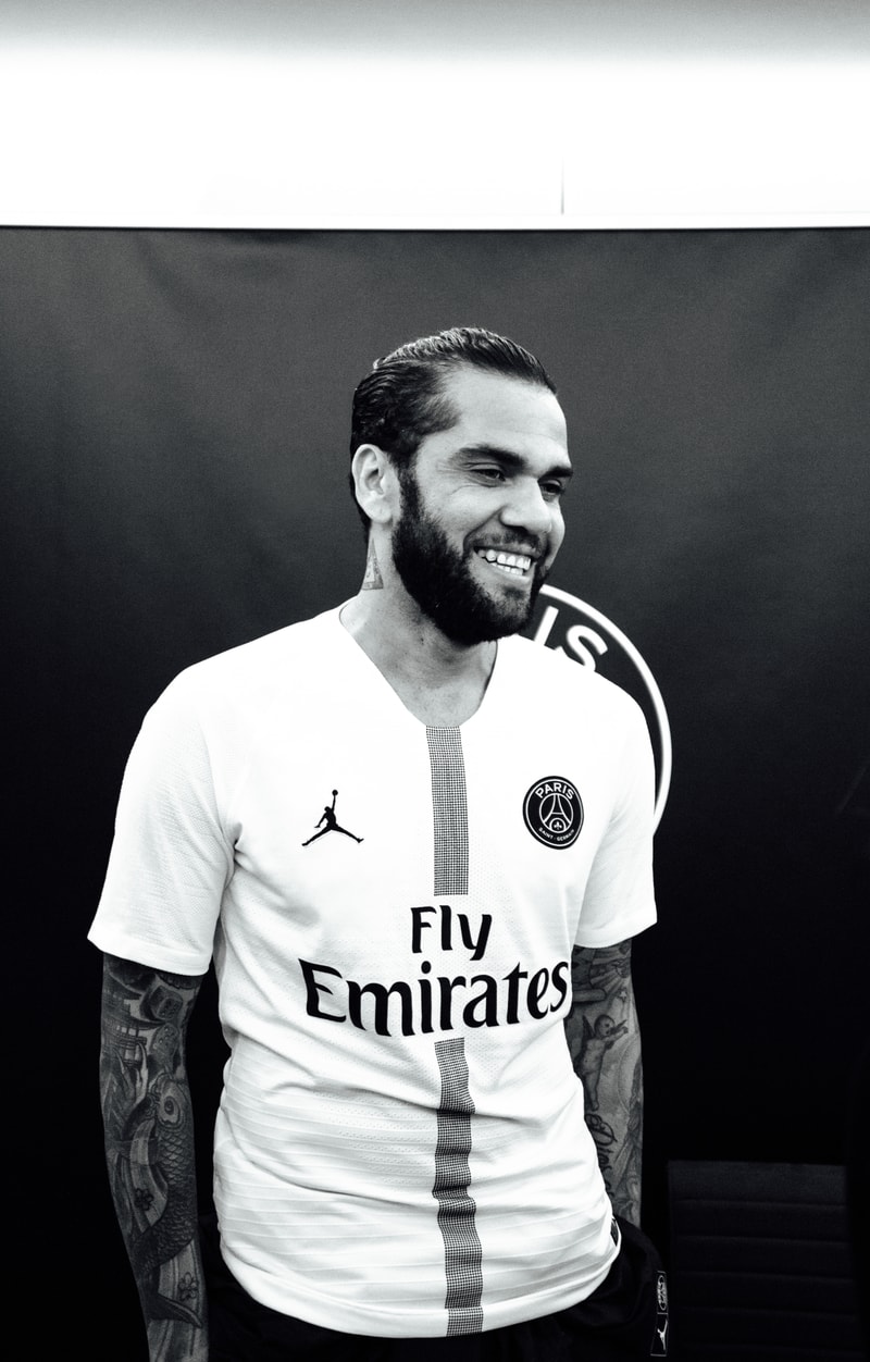 Air Jordan x PSG : Revivez Le Lancement Avec Mbappé Et Dani Alves Au Parc Des Princes