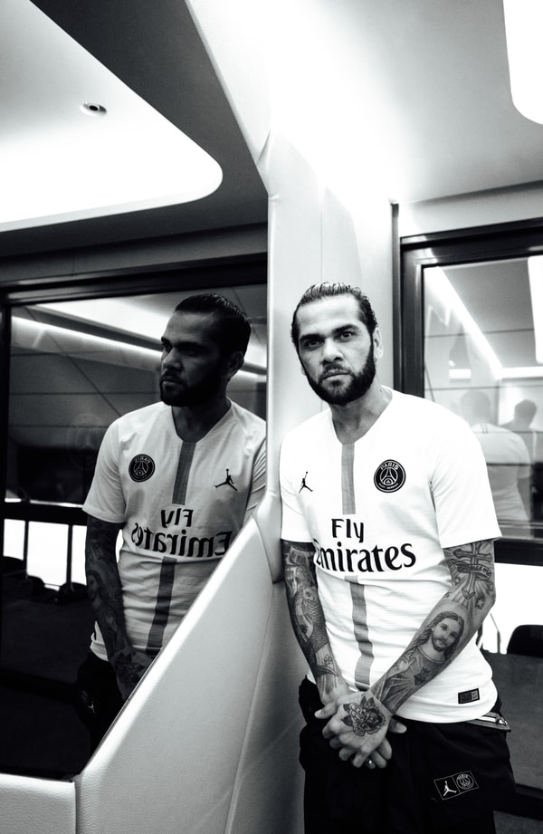 Air Jordan x PSG : Revivez Le Lancement Avec Mbappé Et Dani Alves Au Parc Des Princes