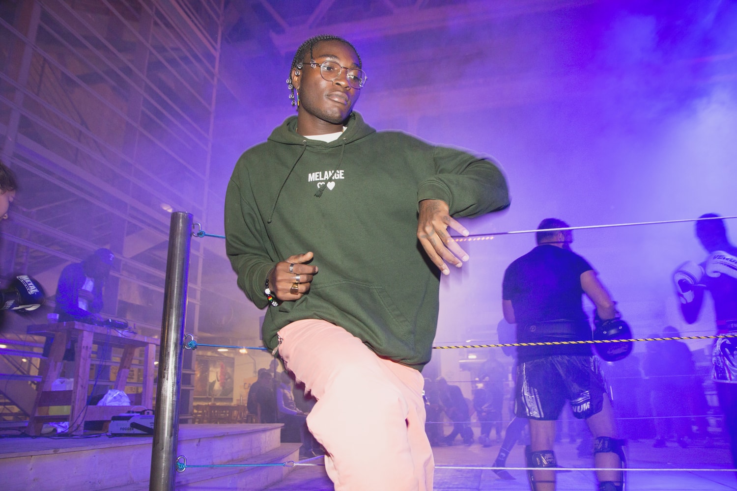 En Images - Quand La Boxe Muay Thai Rencontre La Danse