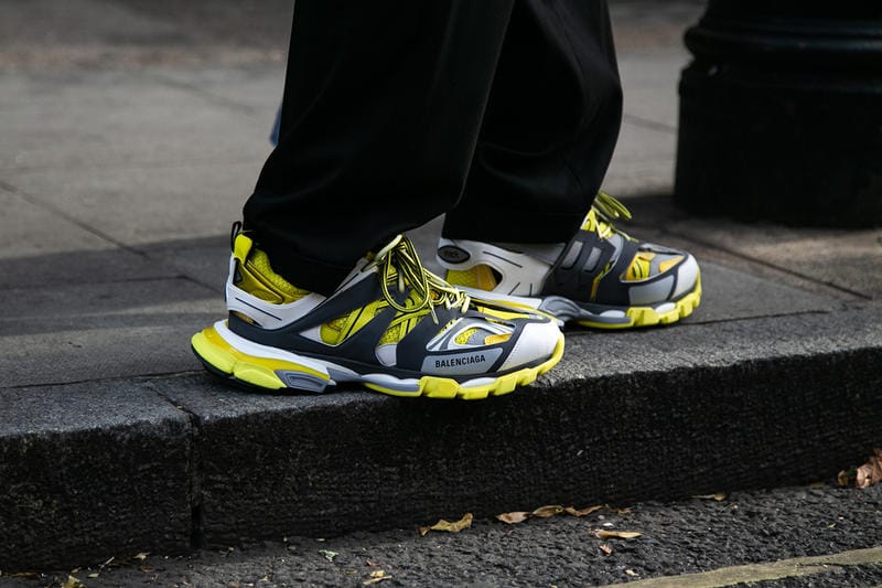 Balenciaga, Prada, Burberry... Les Streetstyles De La Fashion Week De Londres Mêlent Luxe Et Streetwear À Merveille
