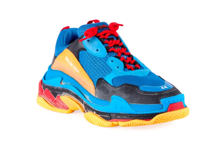 La Triple S De Balenciaga Se Dévoile Dans Un Nouveau Coloris Audacieux