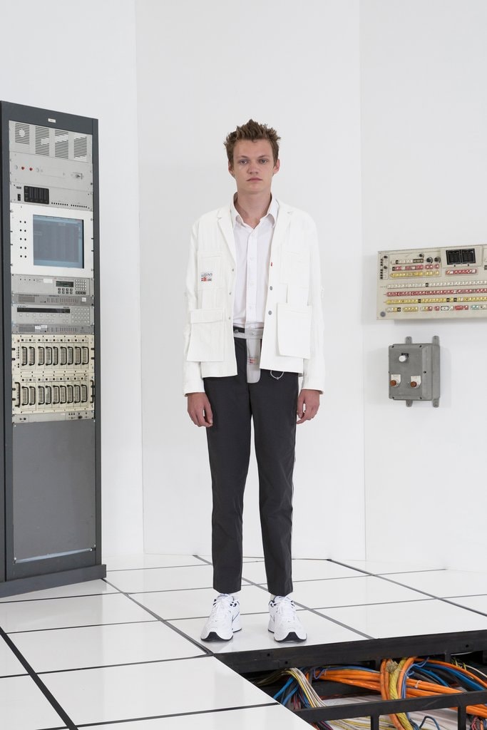 C2H4 lookbook system on carbon automne hiver 2018