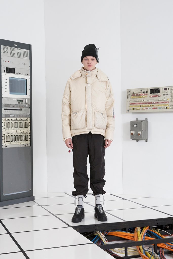 C2H4 lookbook system on carbon automne hiver 2018