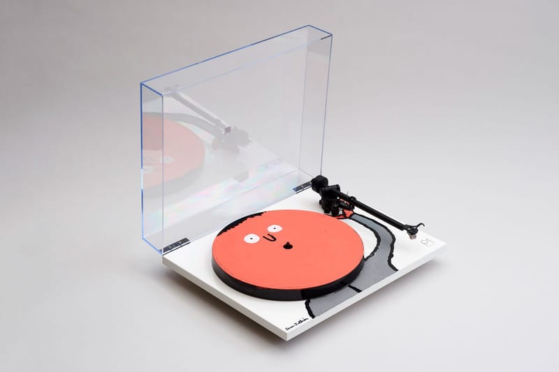 Des Artistes Dont Jullien, Jeremy Deller, Es Devlin Ont Créé Des Platines Uniques
