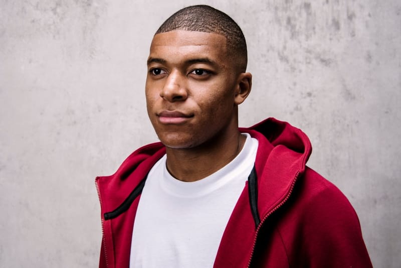 Dans Une Série Photographique Hors Tapis Rouge, La FIFA Célèbre Ses Champions