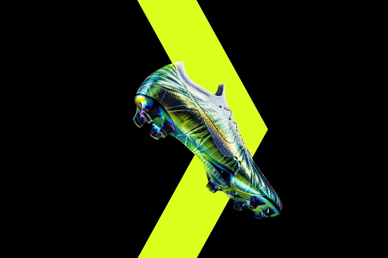 Nike Honore Luka Modric Avec Une Paire De Crampons Iridescents