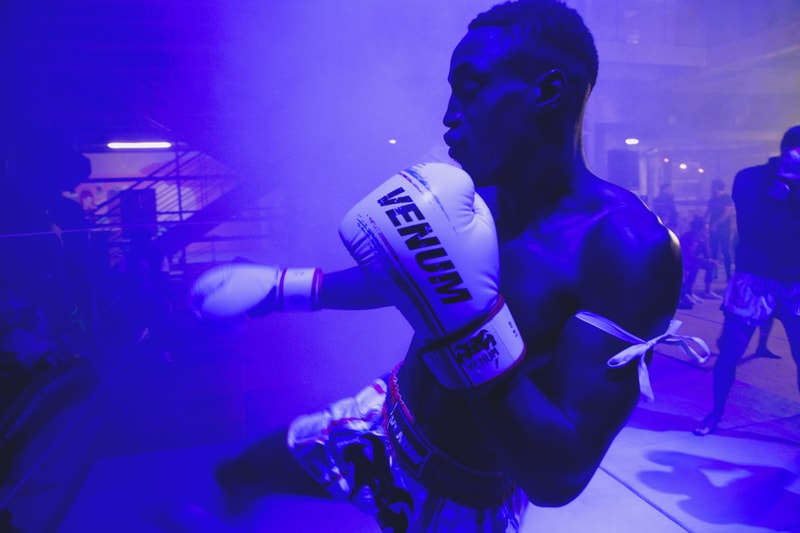 En Images - Quand La Boxe Muay Thai Rencontre La Danse