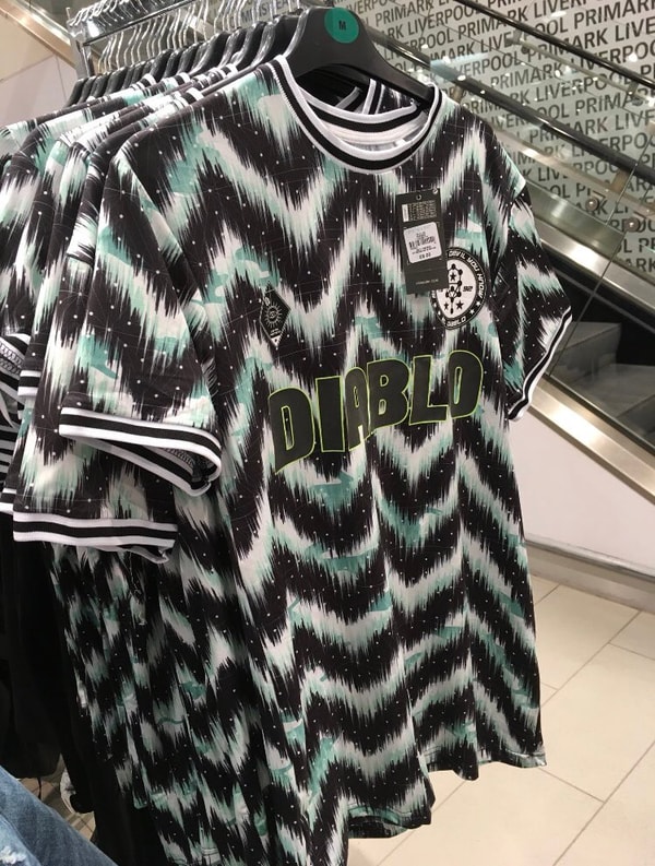 Le Maillot Du Nigéria Inspire Un Peu Trop Primark ?