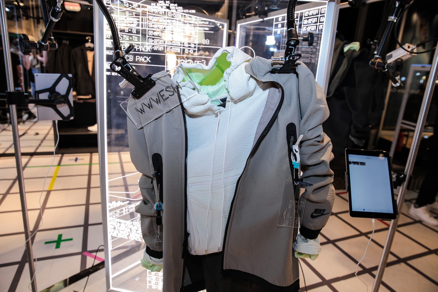 Nike Tech Pack : Des Designers Parisiens Customisent Gratuitement Vos Pièces