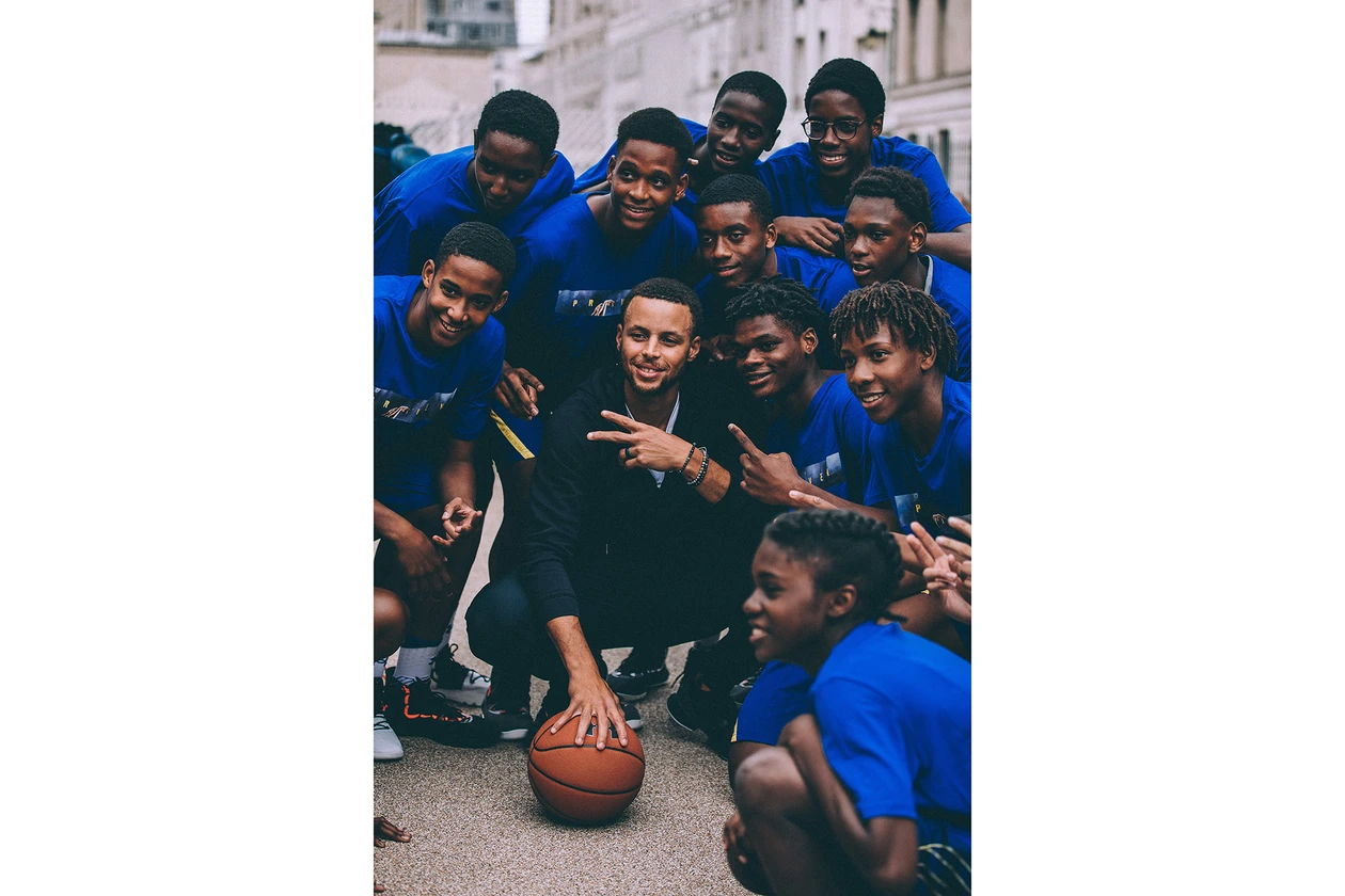 Photo Stephen Curry Under Armour Paris