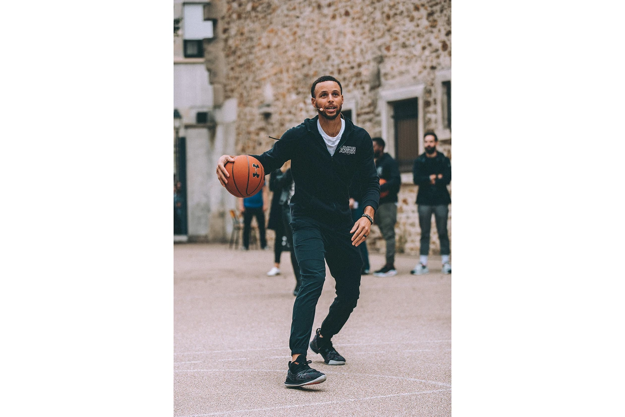 Photo Stephen Curry Under Armour Paris