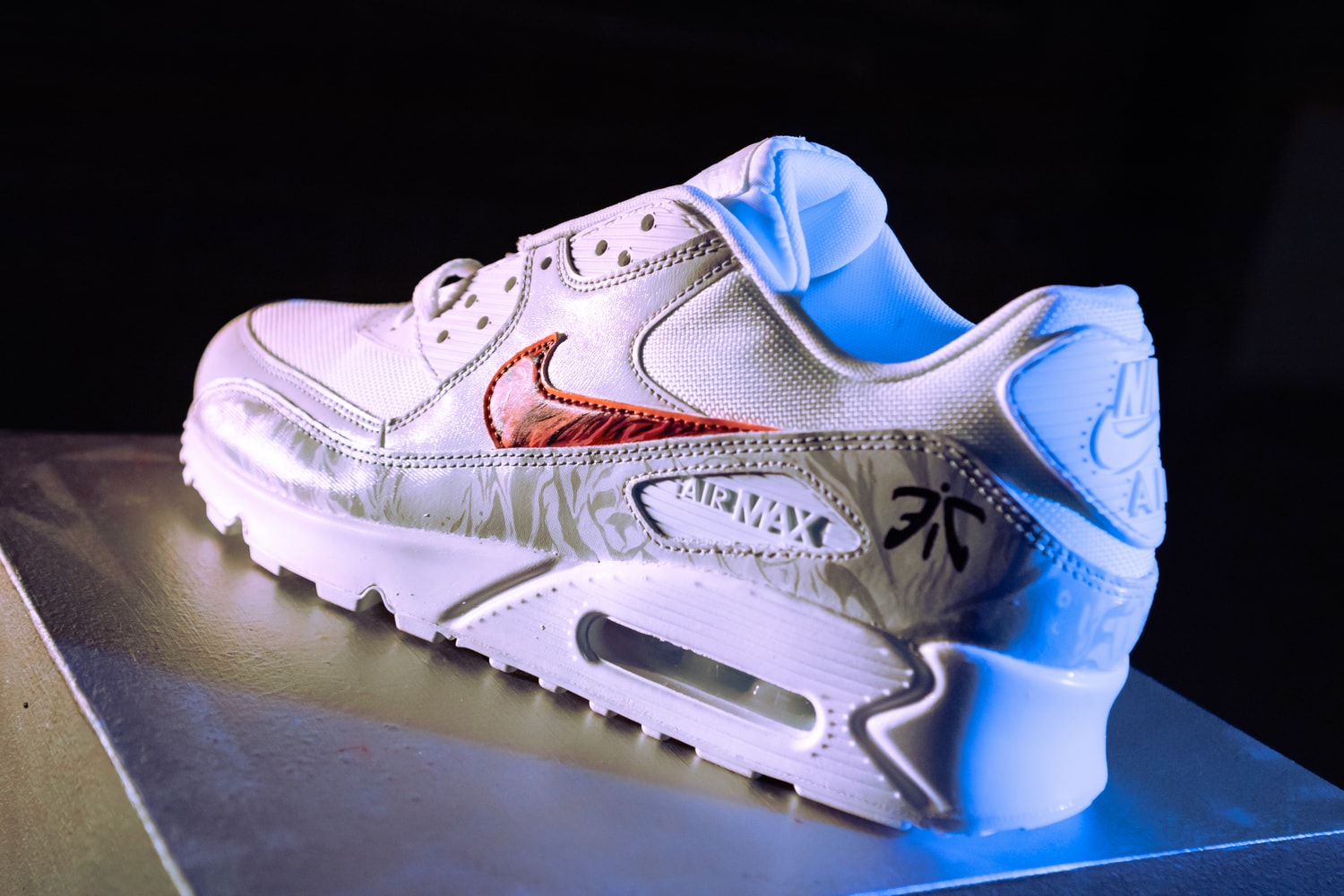 Découvrez En Images Cette Air Max 90 Customisée Pour Des Joueurs De League Of Legends