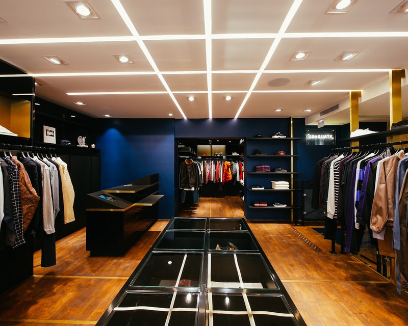 Entrez Dans La Nouvelle Boutique GRADUATE Qui S'Installe Pour La Première Fois À Paris