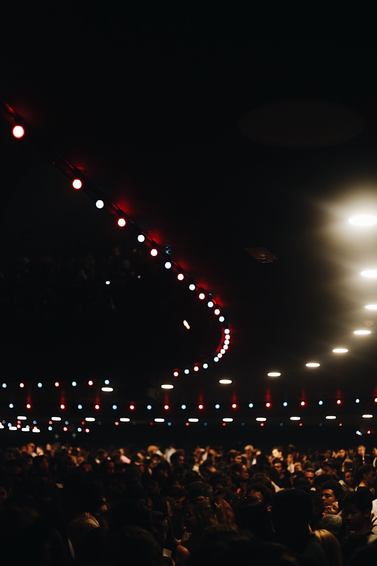 À L'Olympia Tous Les Titres D'Hamza Ont Résonné Comme Des Classiques