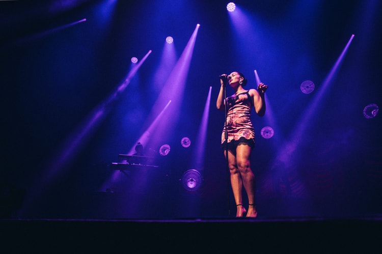 En Images - Jorja Smith Envoûte L'Olympia