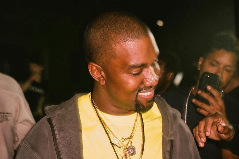 Kanye West A Été Aperçu Avec Une Paire De 'Dad Shoes' Under Armour