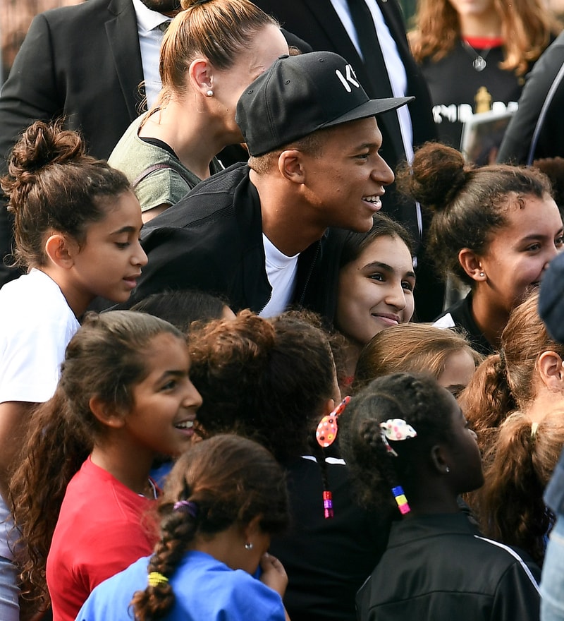Kylian Mbappé Accueilli En Héros À Bondy (Photos)