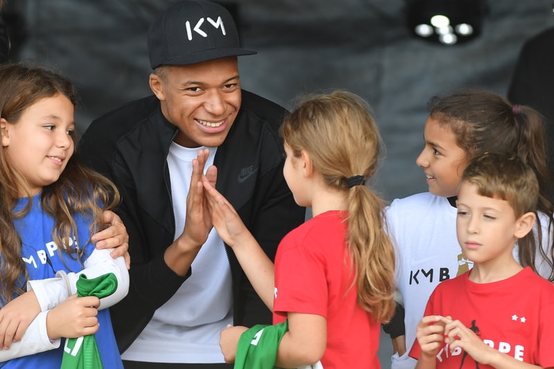 Kylian Mbappé Accueilli En Héros À Bondy (Photos)