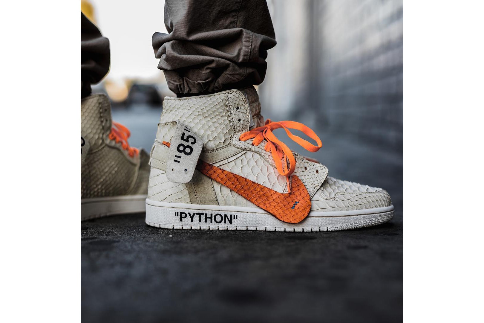 Off-WHite x AIr Jordan 1 The Shoe Surgeon Halloween