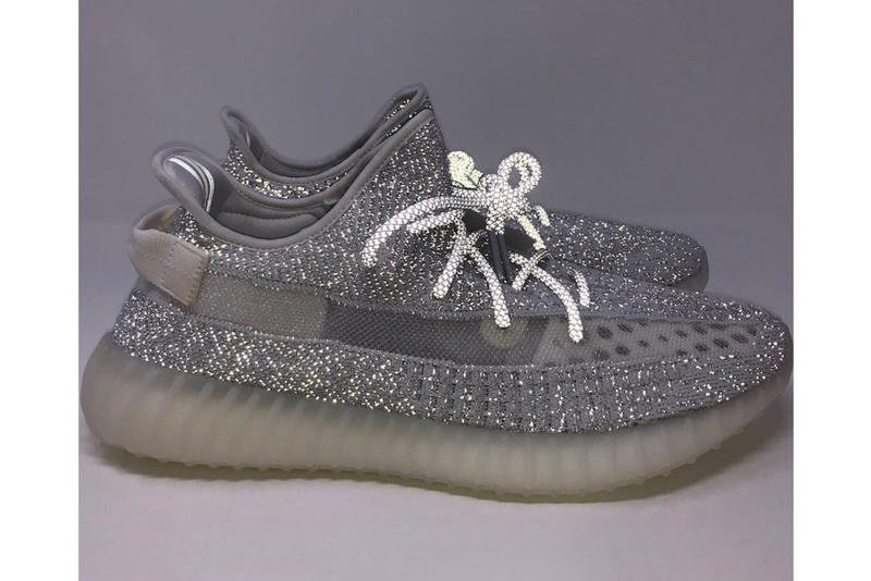 Photo De La YEEZY BOOST 350 V2 "Static Reflective"
