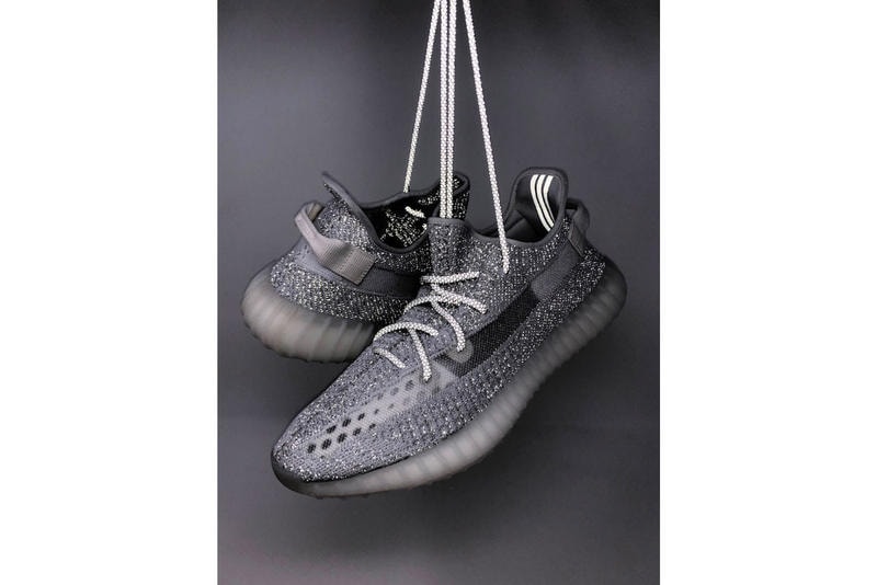 Photo De La YEEZY BOOST 350 V2 "Static Reflective"