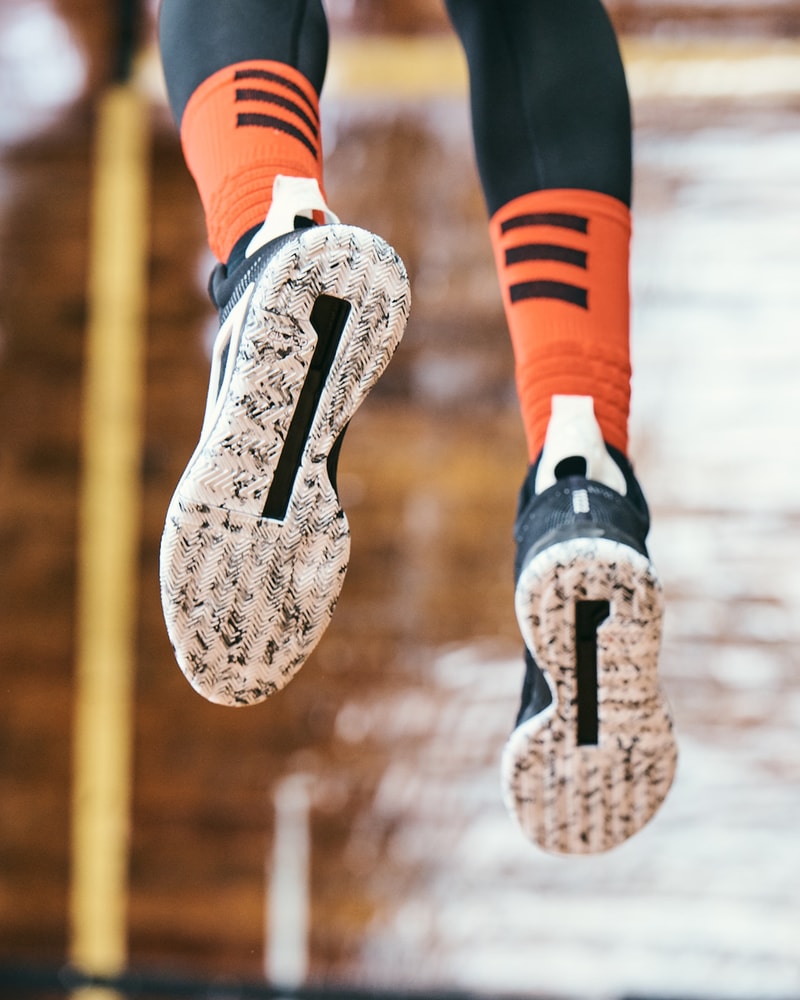 adidas Dévoile Une Nouvelle Gamme De Sneakers N3XT L3V3L Dédiée Au Basketball Et Qui Droppera Pendant 24H Seulement